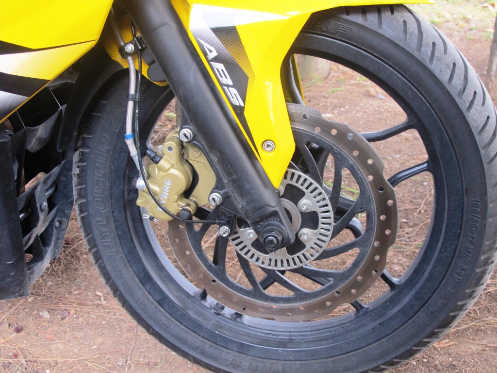 Bajaj Pulsar RS200_7