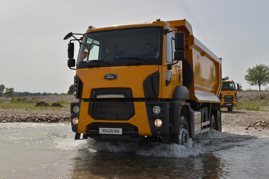 Euro 6 normlarına sahip Ford Trucks inşaat serisi